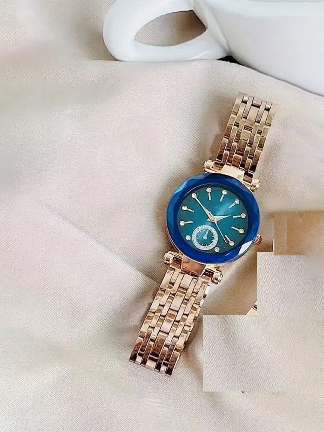 

WATCHSTAR Women Embellished Dial Analogue Watch Butterfly Blue berryBB-Blue