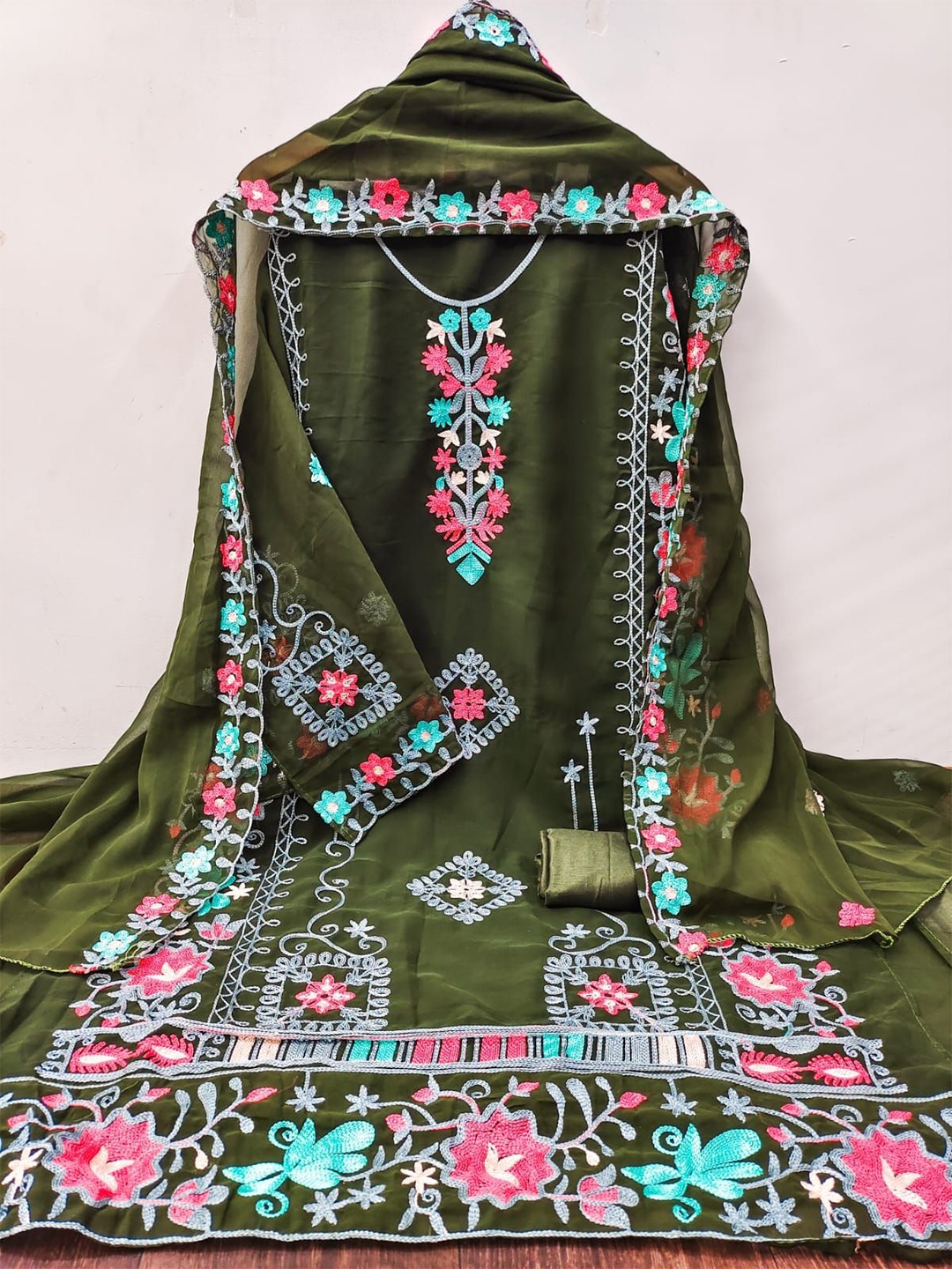 

mimi design Unstitched Dress Material, Green