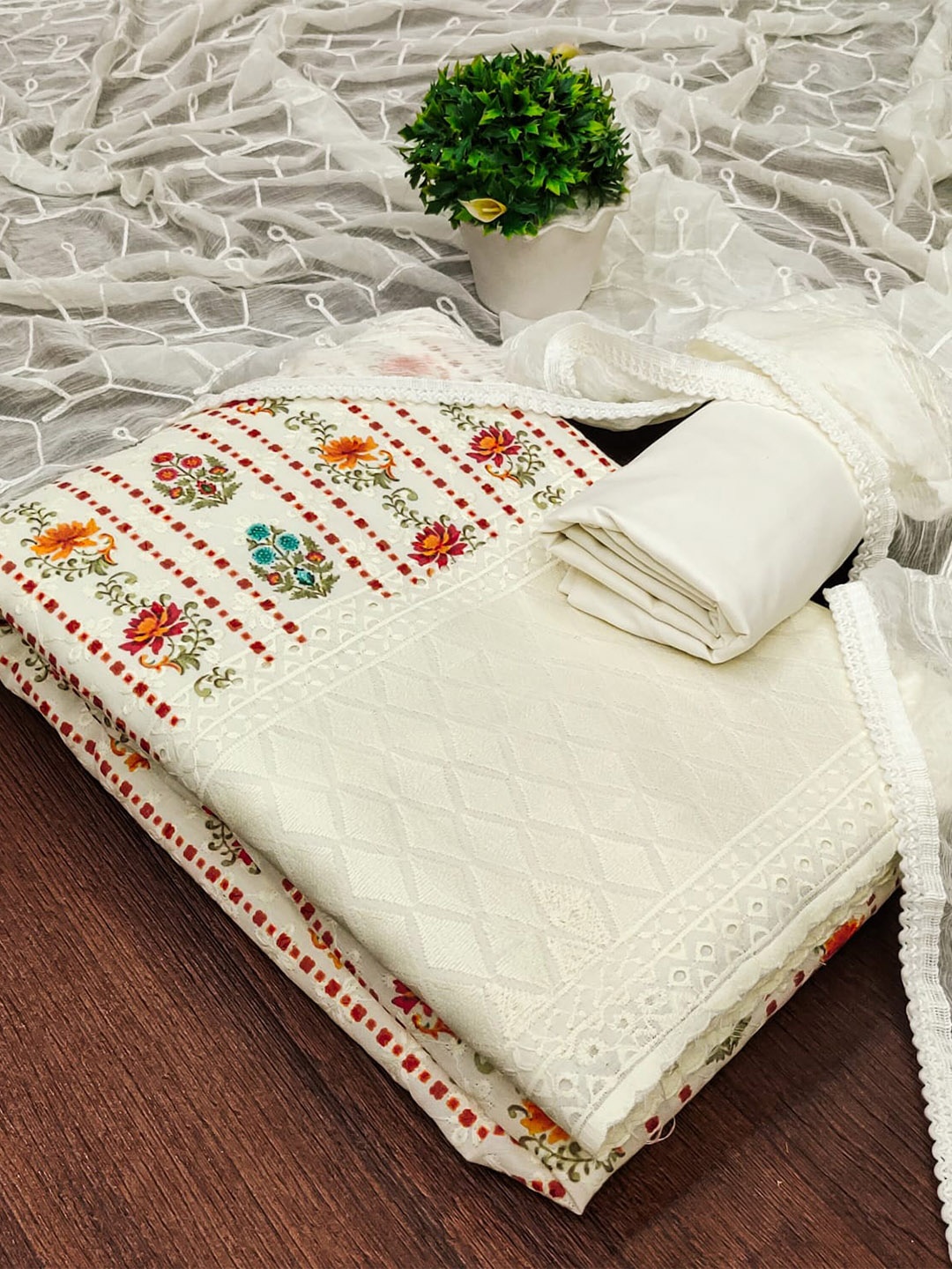 

mimi design Unstitched Dress Material, White