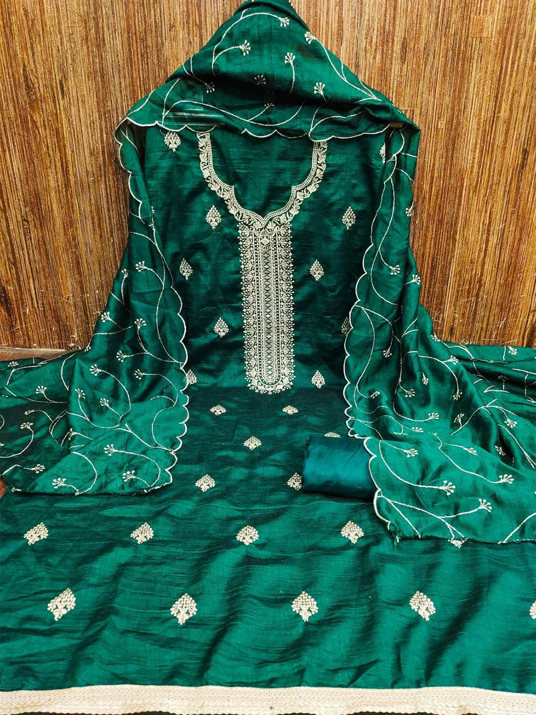 

mimi Women design Unstitched Dress Material, Green