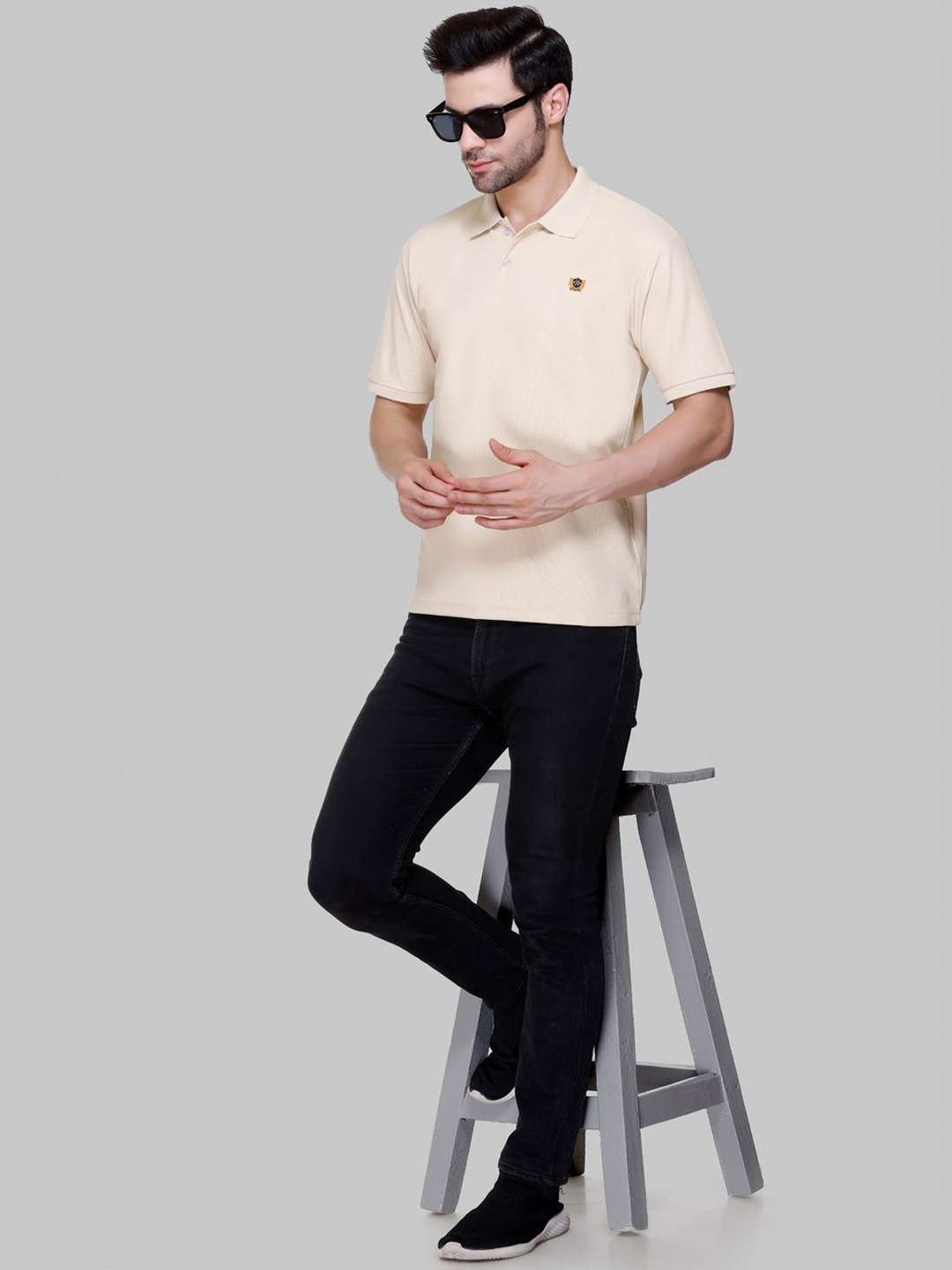 

FLOSBERRY Stylish Men Embroidered Polo Collar T-shirt, Beige