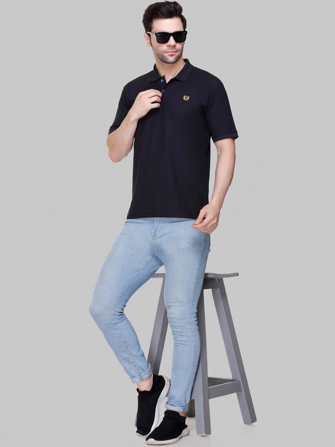 

FLOSBERRY Stylish Men Embroidered Polo Collar T-shirt, Black