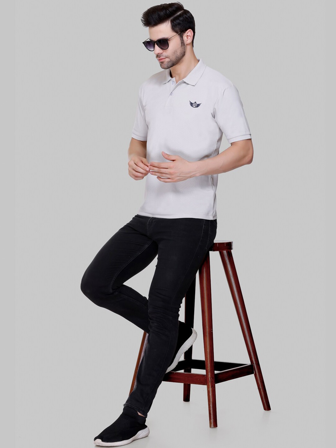 

FLOSBERRY Stylish Men Embroidered Polo Collar T-shirt, Grey