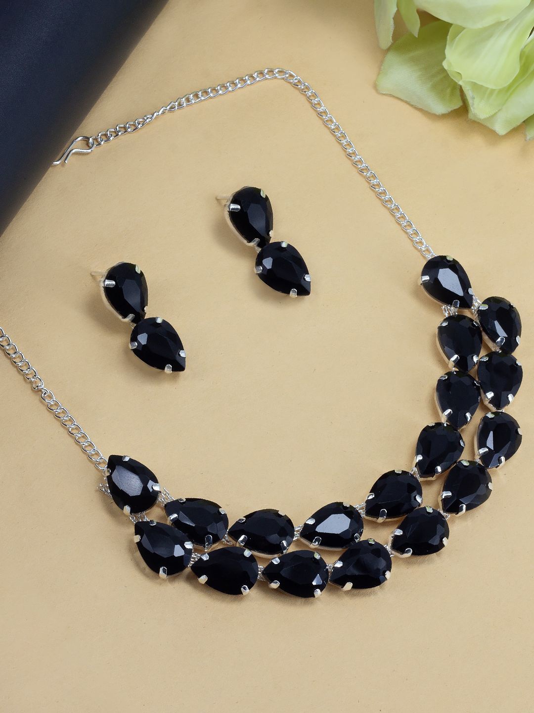 

PRIVIU Silver Plated Stones Studded Jewellery Set