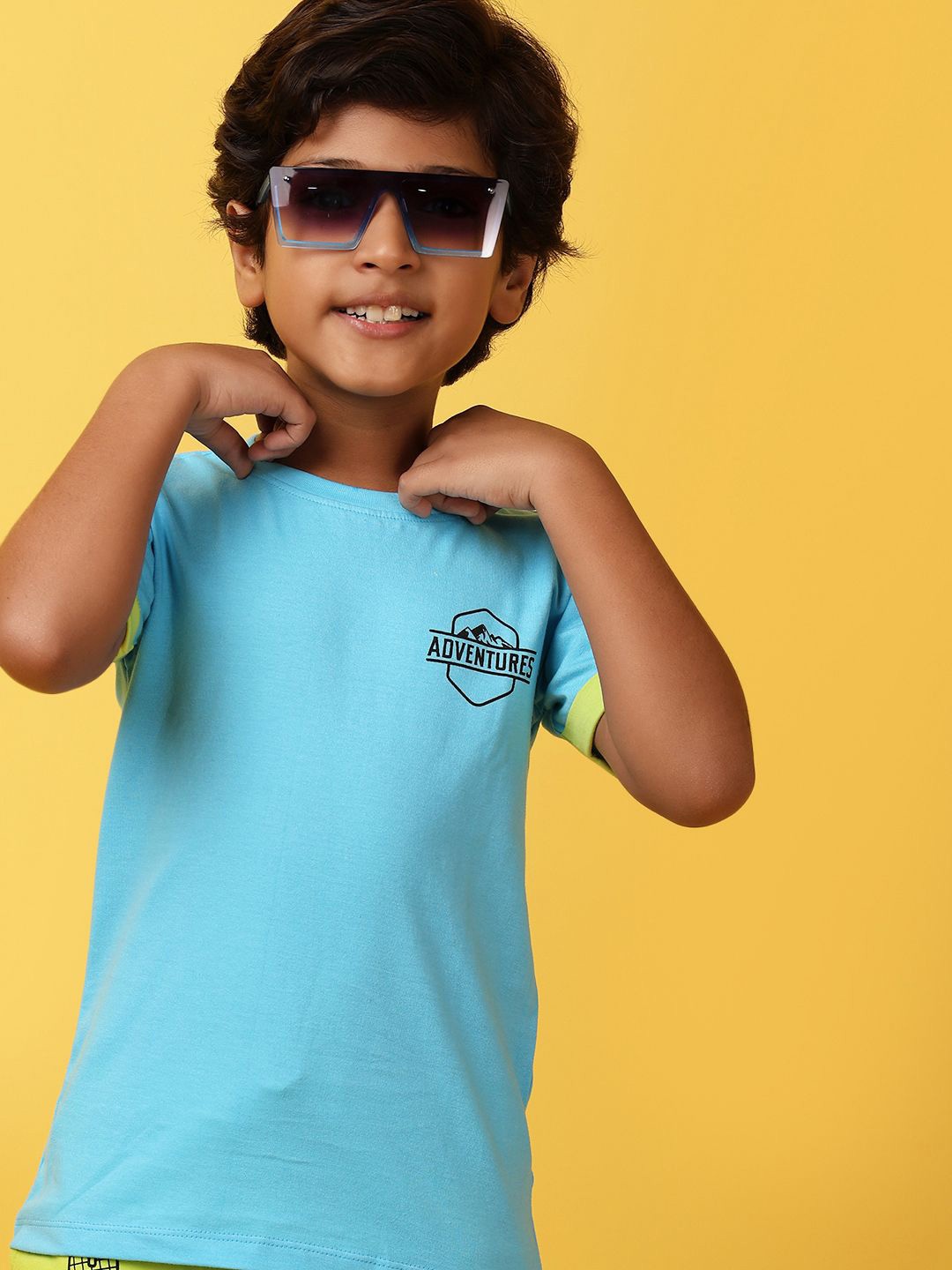 

V-Mart Boys Printed T-shirt with Shorts, Blue