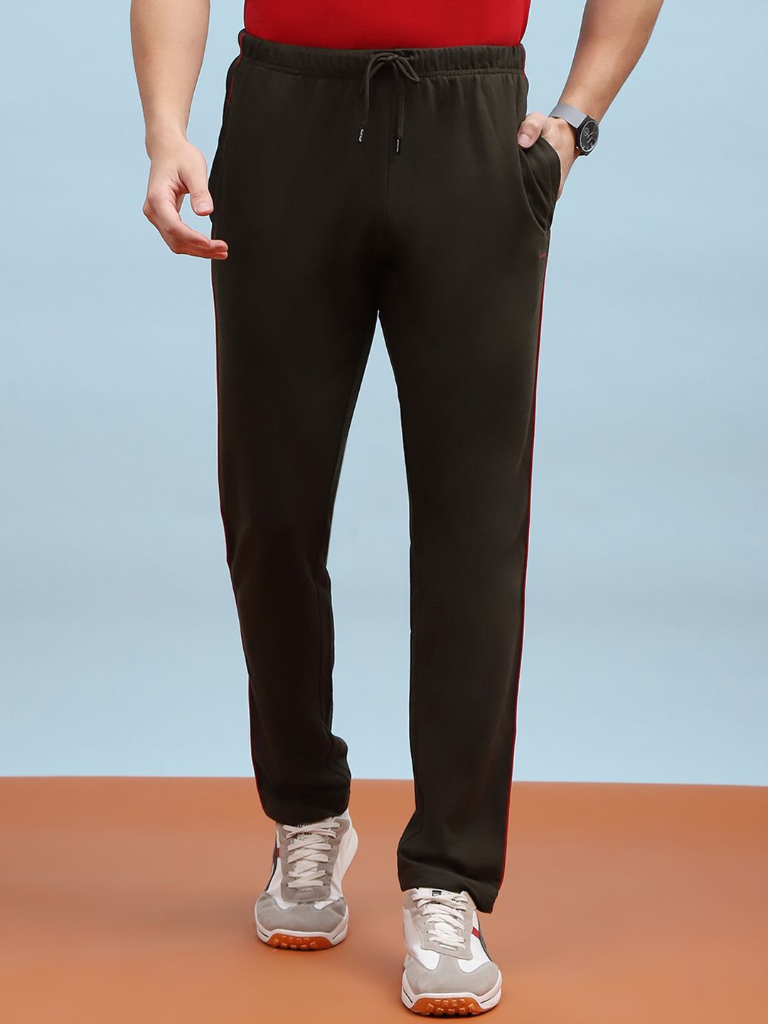 

Cloak & Decker by Monte Carlo Men Mid Rise Track Pants, Olive