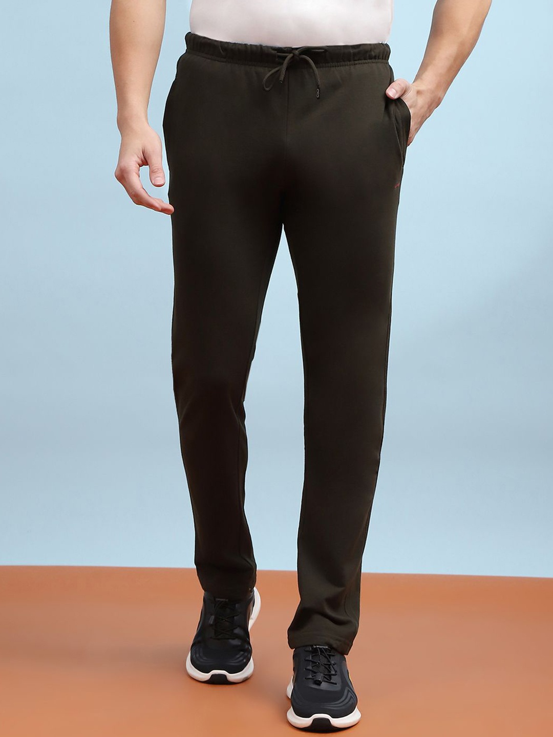 

Cloak & Decker by Monte Carlo Men Mid-Rise Track Pants, Olive