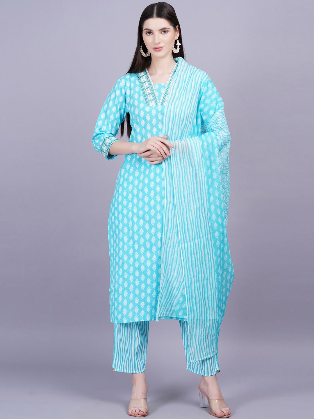 

HIGHLIGHT FASHION EXPORT Women Floral Printed Mirror Work Pure Cotton Kurta with Trouser, Blue