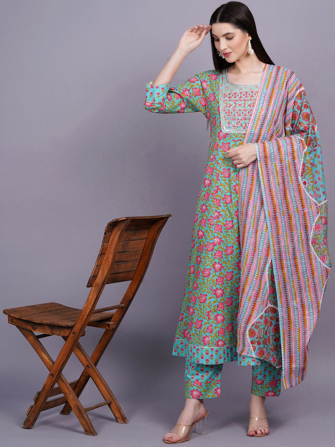 

HIGHLIGHT FASHION EXPORT Women Floral Printed Pure Cotton Kurta with Trousers & With, Green