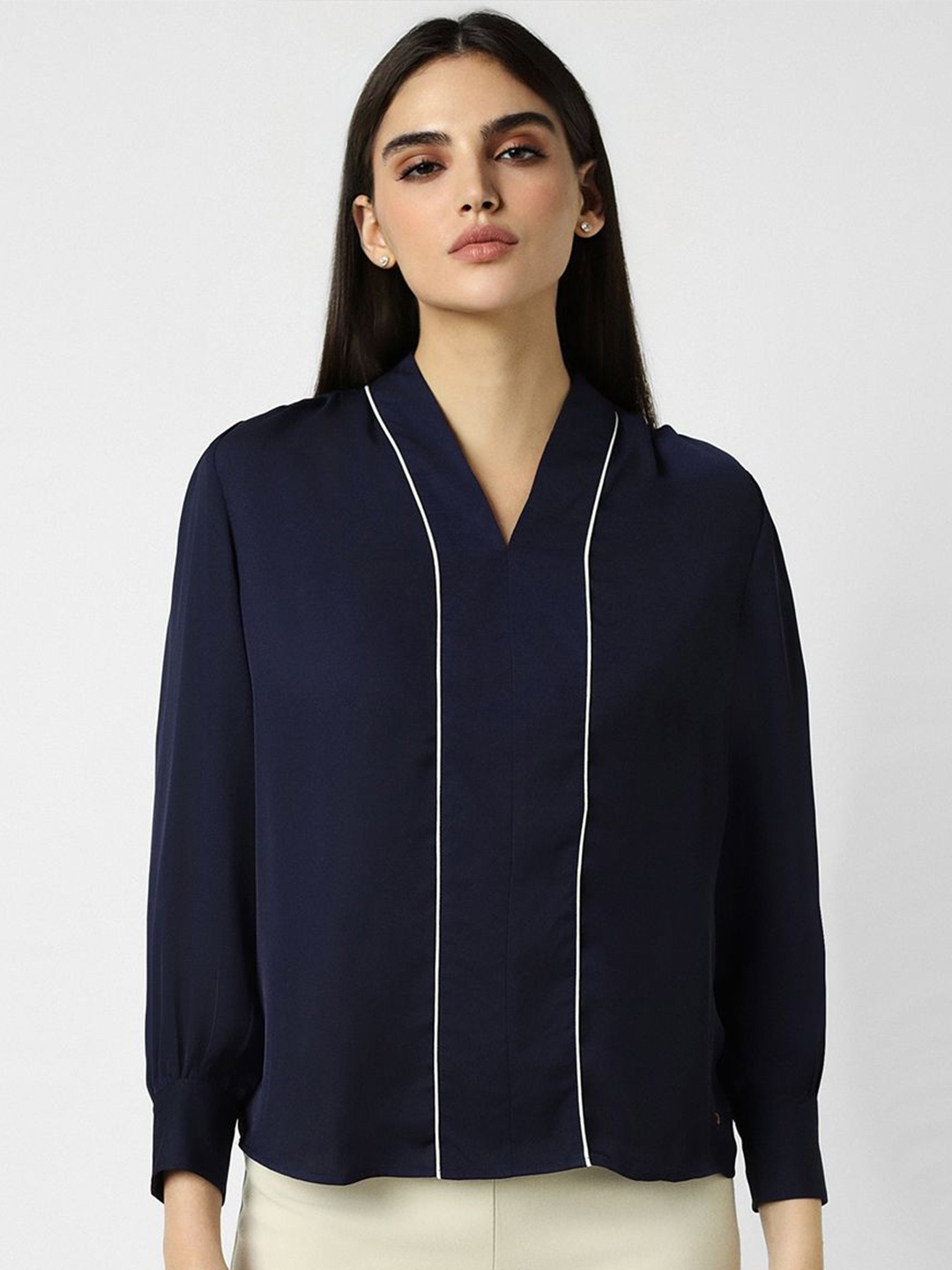 

Van Heusen Woman Solid V-Neck Top, Navy blue