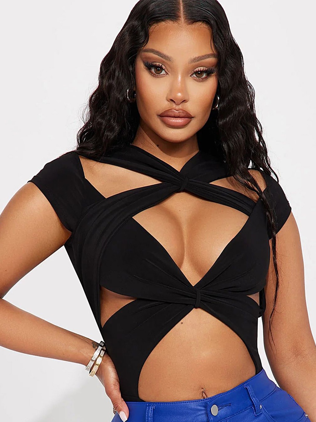 

LULU & SKY Solid Cut Out V-Neck Fitted Crop Top, Black