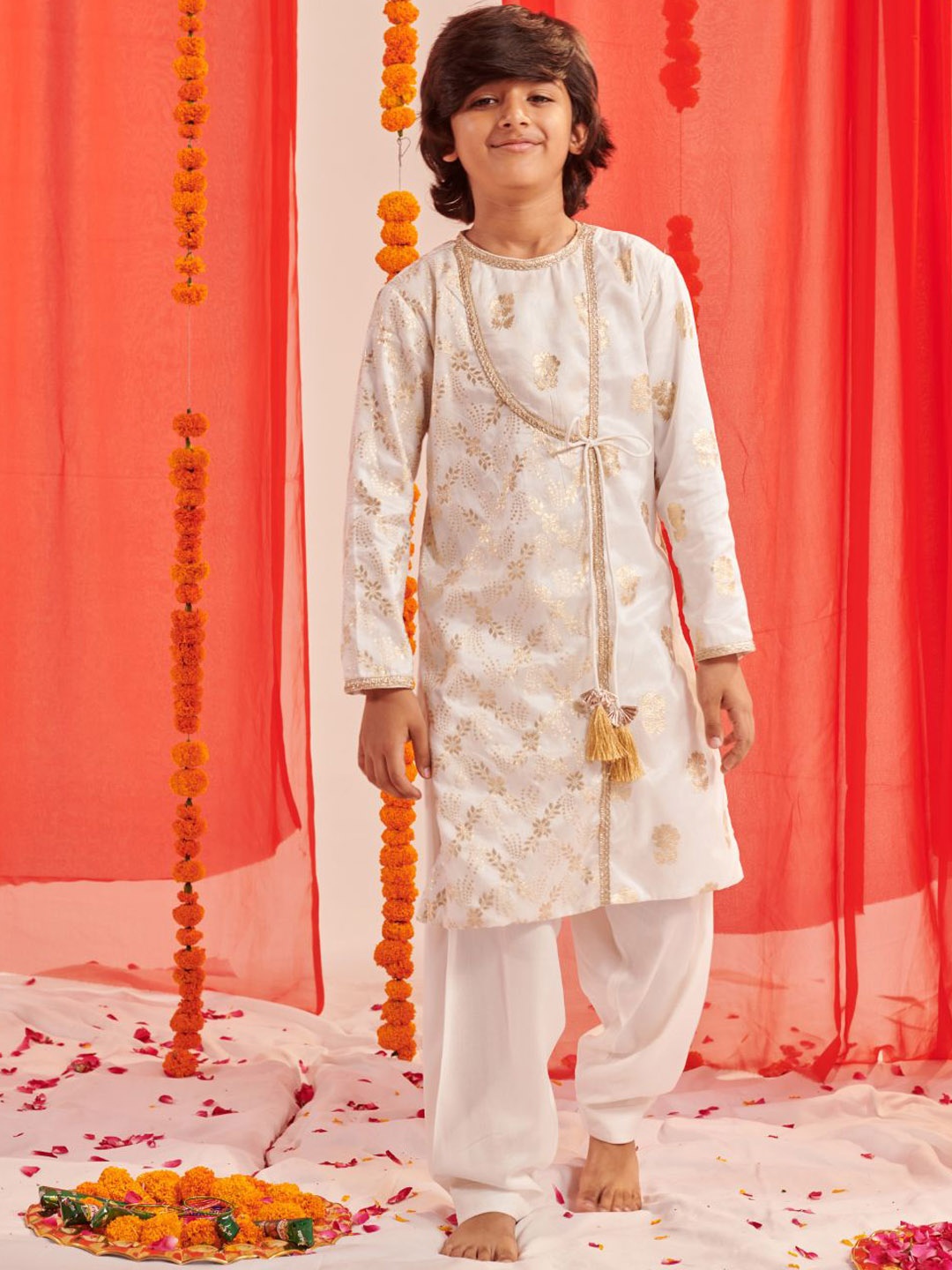 

pspeaches Boys Floral Regular Kurta with Pyjamas, White