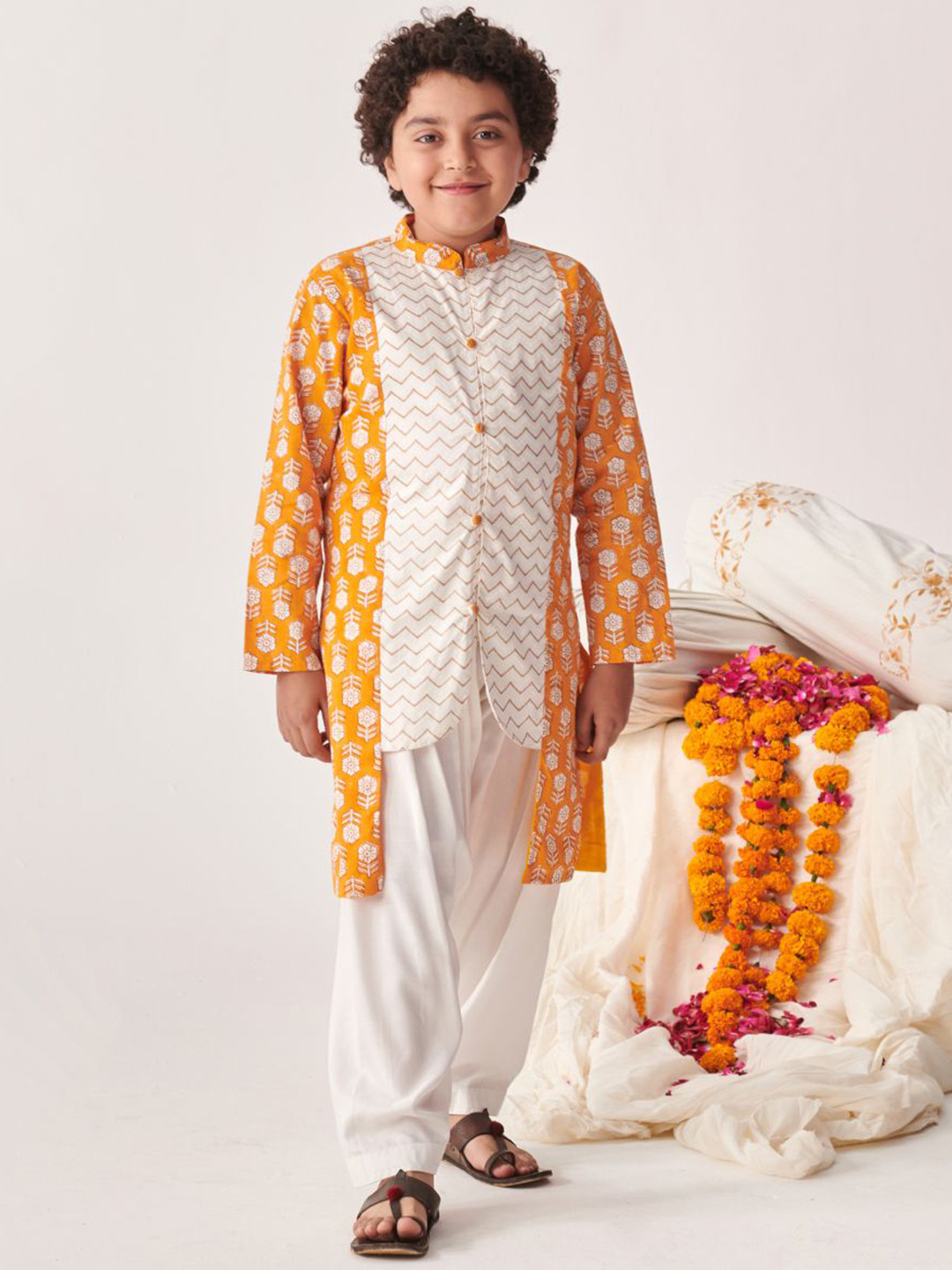 

pspeaches Boys Floral Printed Regular Kurta with Pyjamas, Orange
