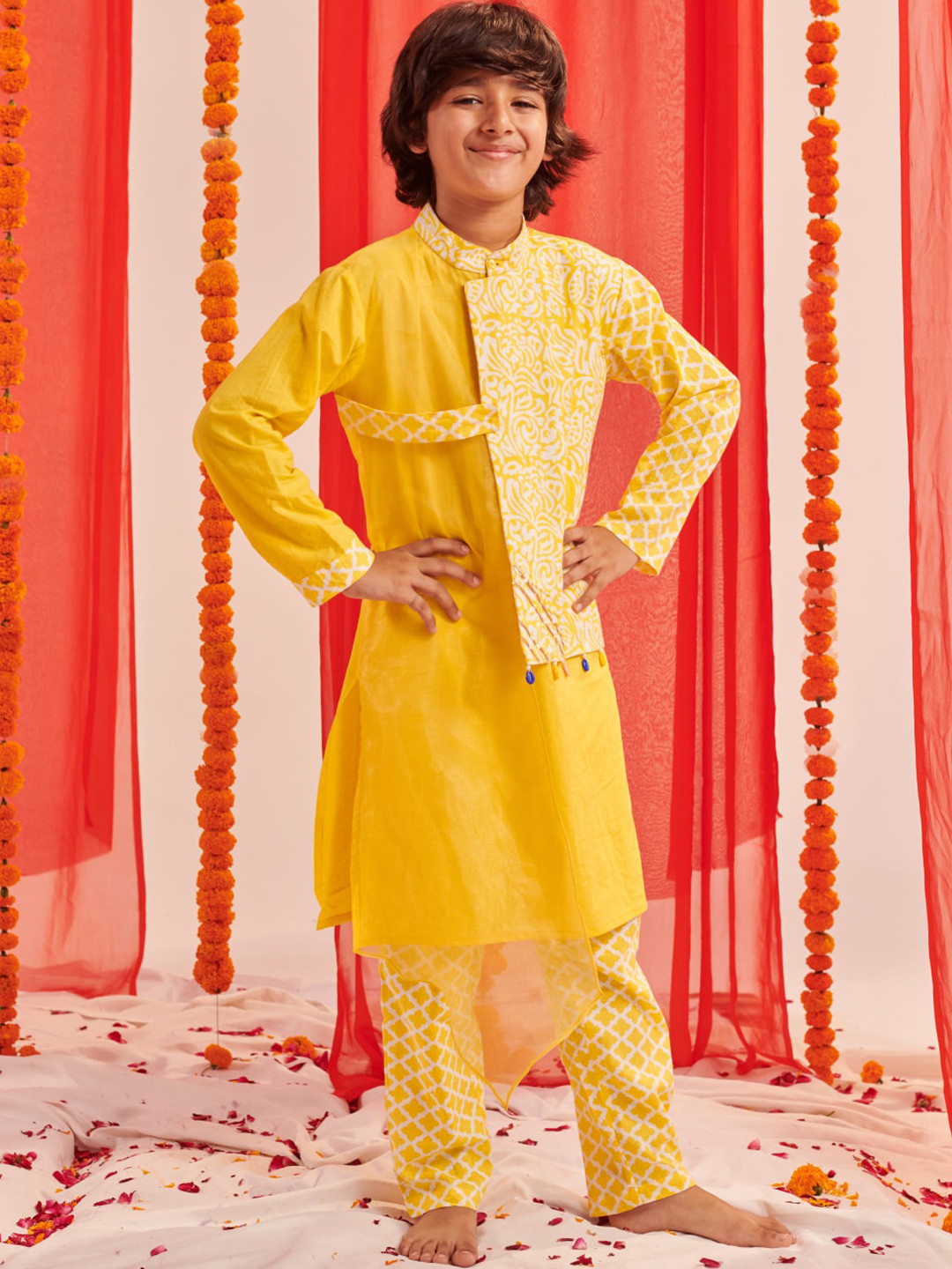 

pspeaches Boys Floral Printed Regular Kurta with Pyjamas, Yellow