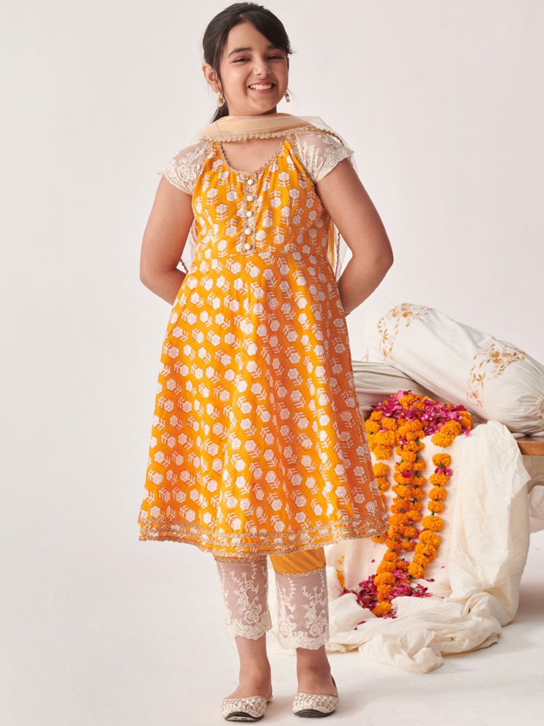 

pspeaches Girls Floral Printed Kurta with Pyjamas & With Dupatta, Orange