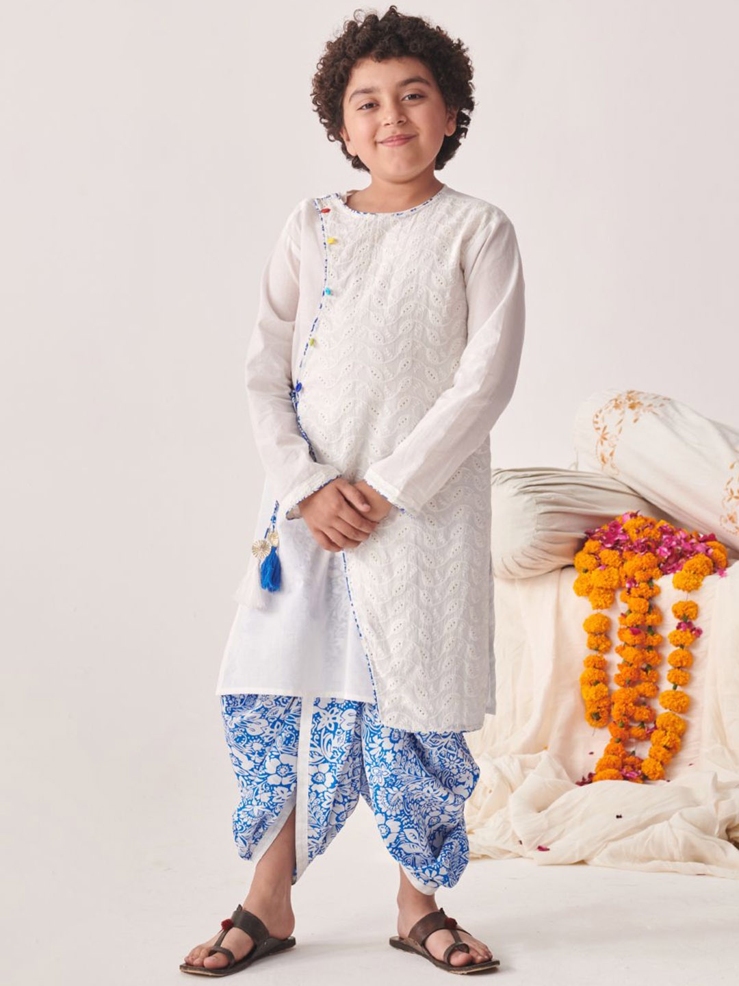 

pspeaches Boys Floral Thread Work Regular Kurta with Dhoti Pants, White