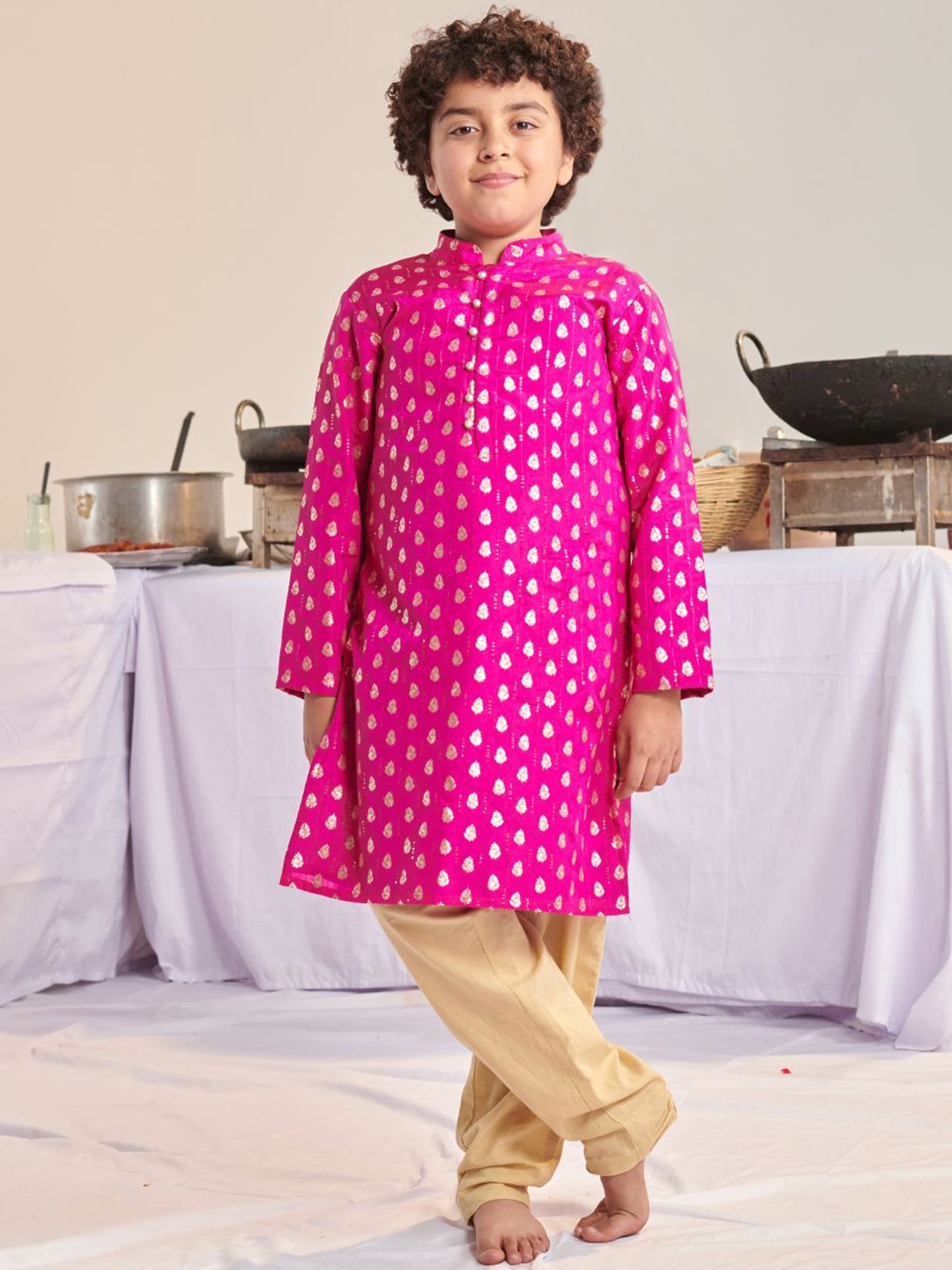 

pspeaches Boys Ethnic Motifs Woven Design Kurta with Pyjamas, Magenta