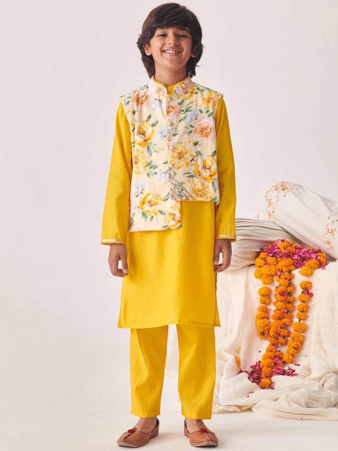 

pspeaches Boys Regular Kurta with Pyjamas, Yellow