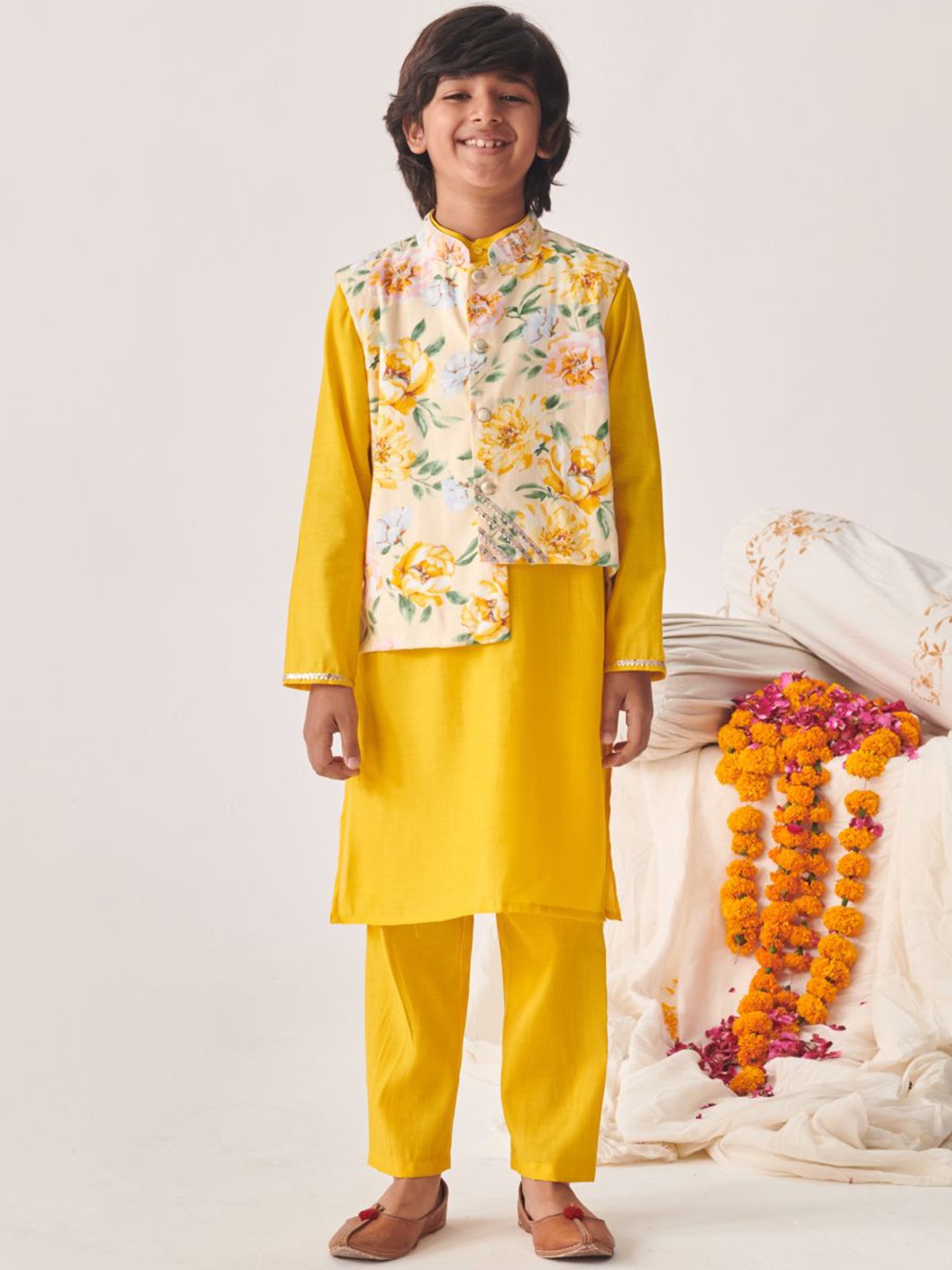 

pspeaches Boys Floral Regular Kurta with Pyjamas, Yellow