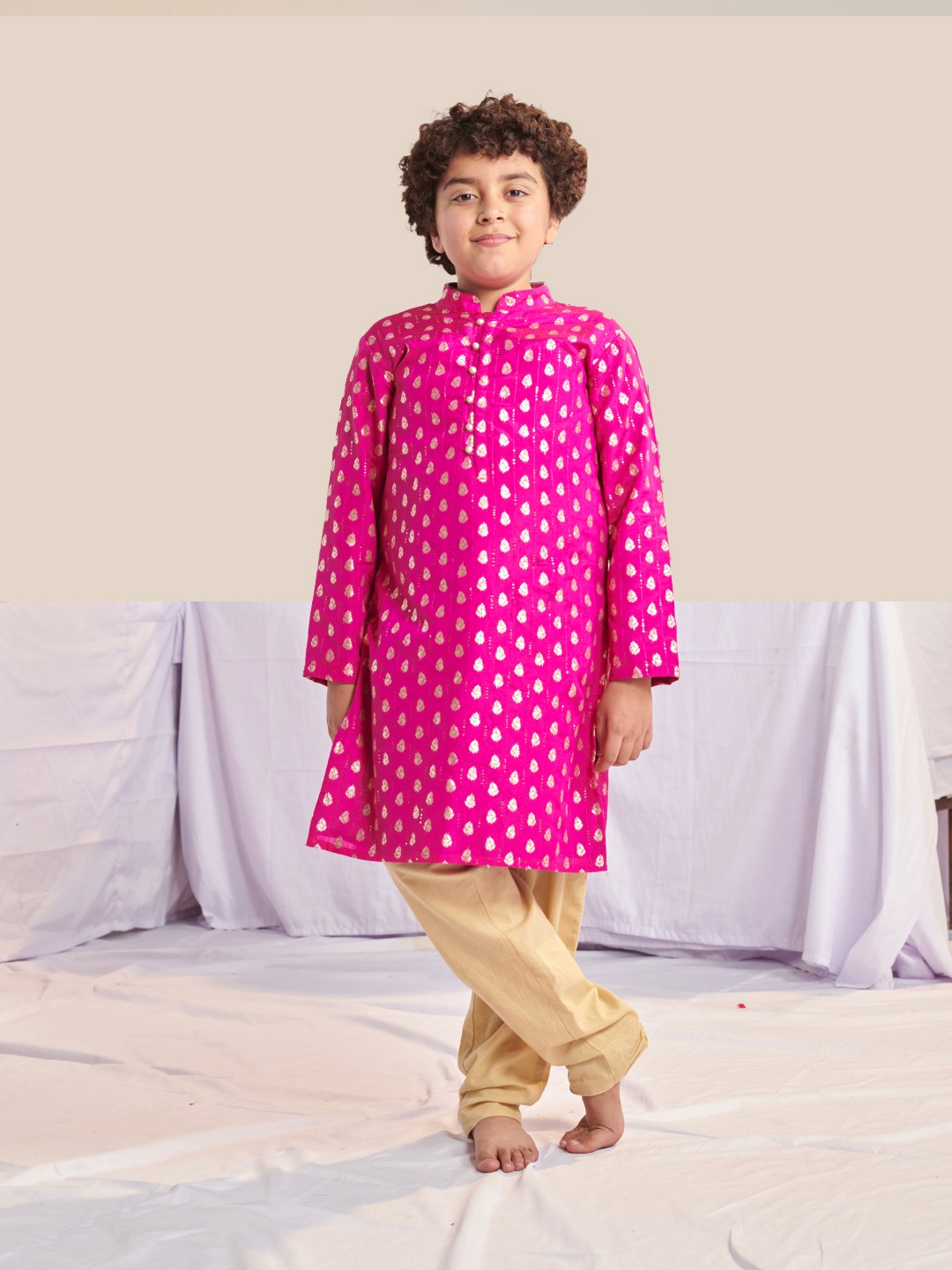 

pspeaches Boys Ethnic Motif Printed Regular Sequinned Kurta with Pyjamas, Magenta
