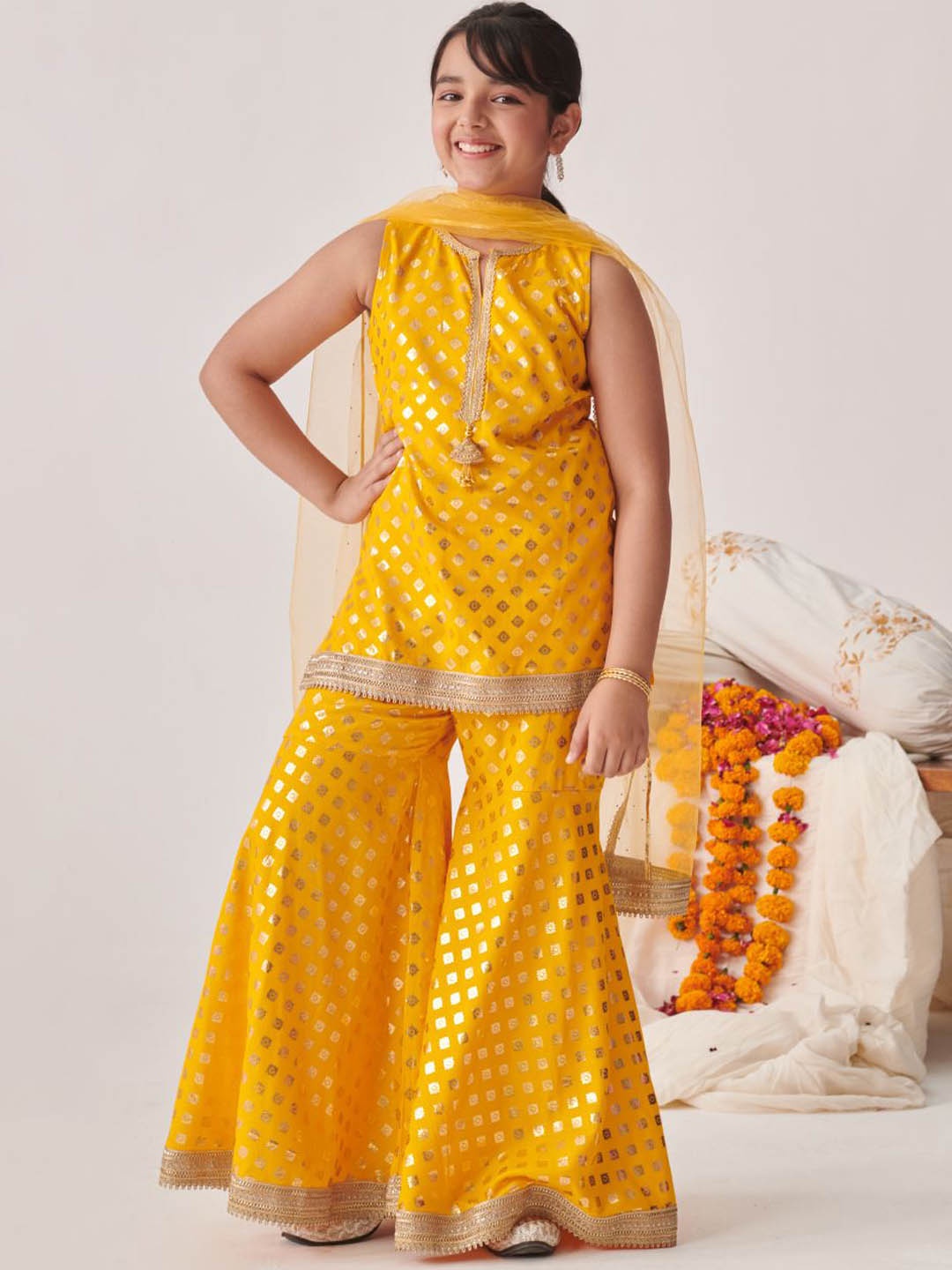 

pspeaches Girls Ethnic Motifs Printed Gotta Patti Kurta Sets With Dupatta, Yellow