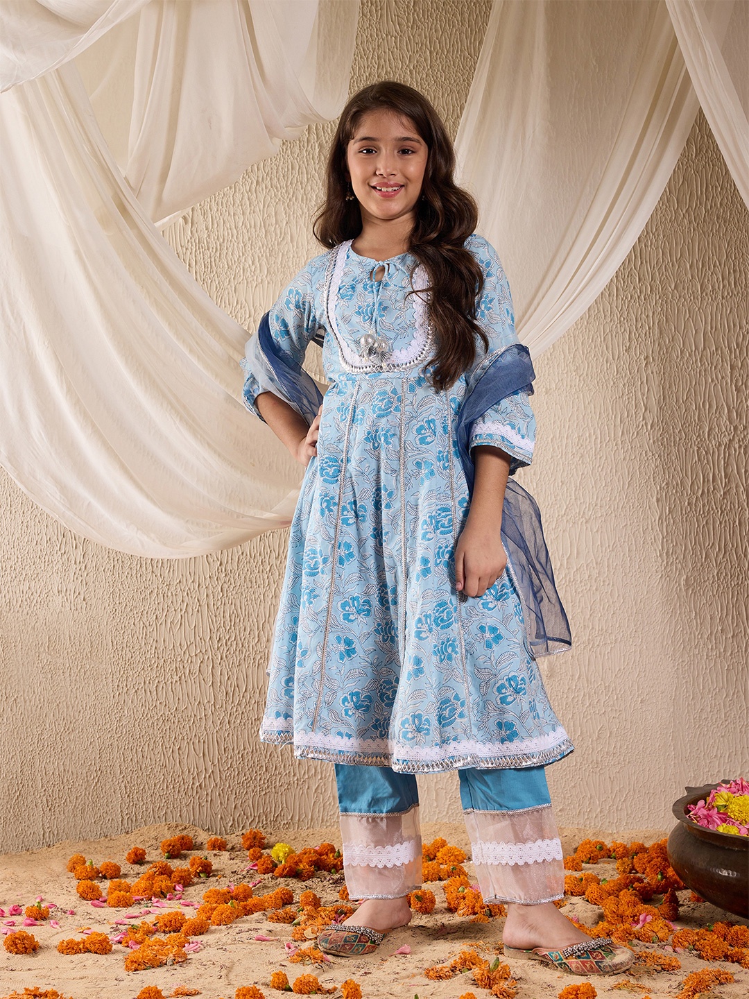 

pspeaches Girls Floral Printed Regular Kurta with Pyjamas & With Dupatta, Blue