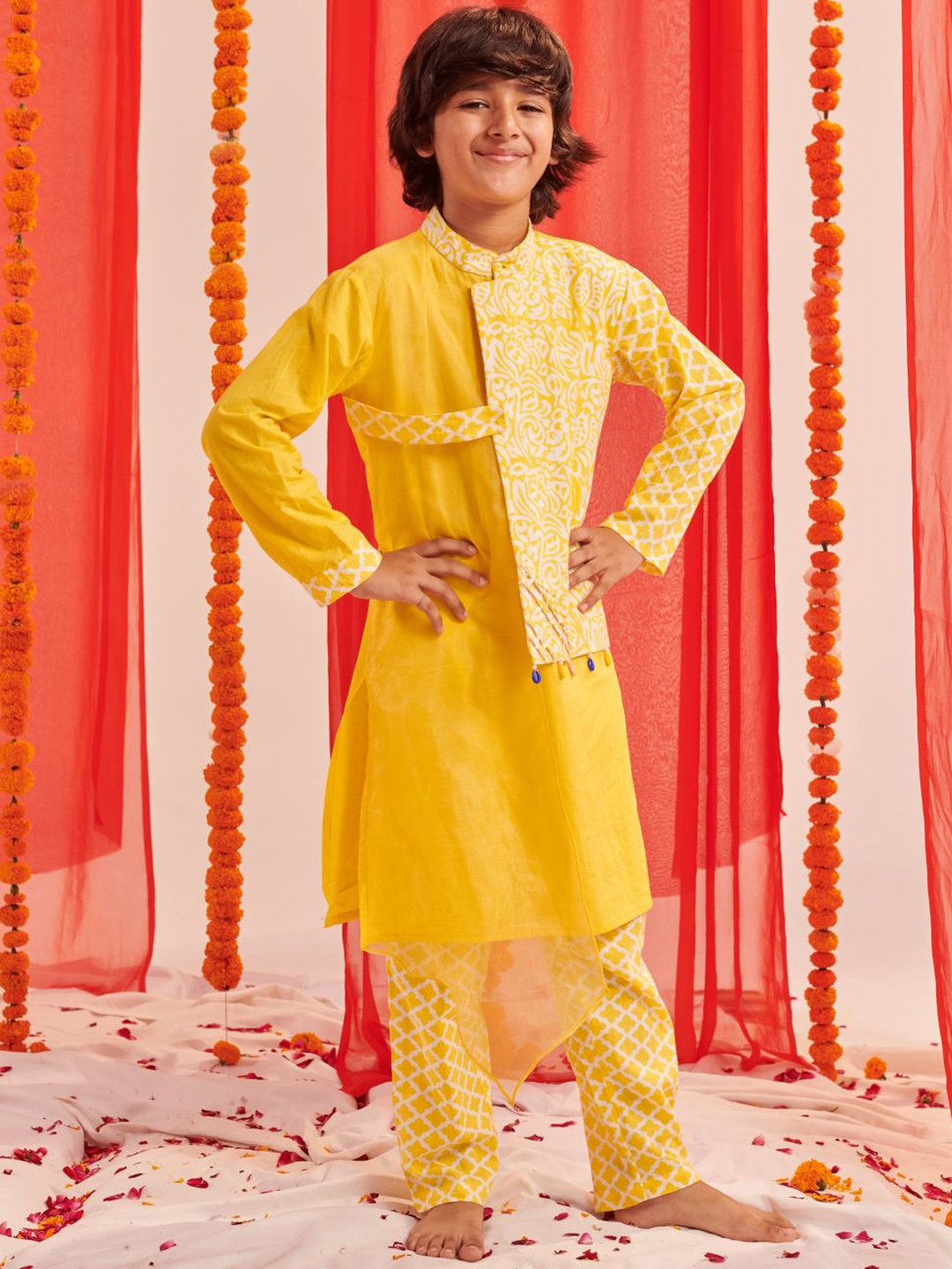 

pspeaches Boys Floral Printed Regular Kurta with Pyjamas, Yellow