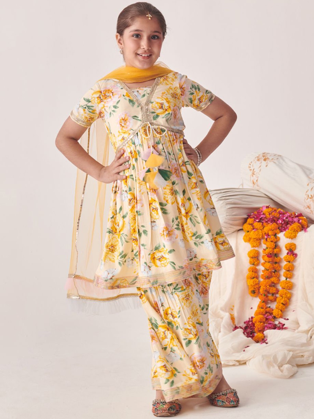 

pspeaches Girls Floral Printed Regular Kurta Sharara With Dupatta, Off white