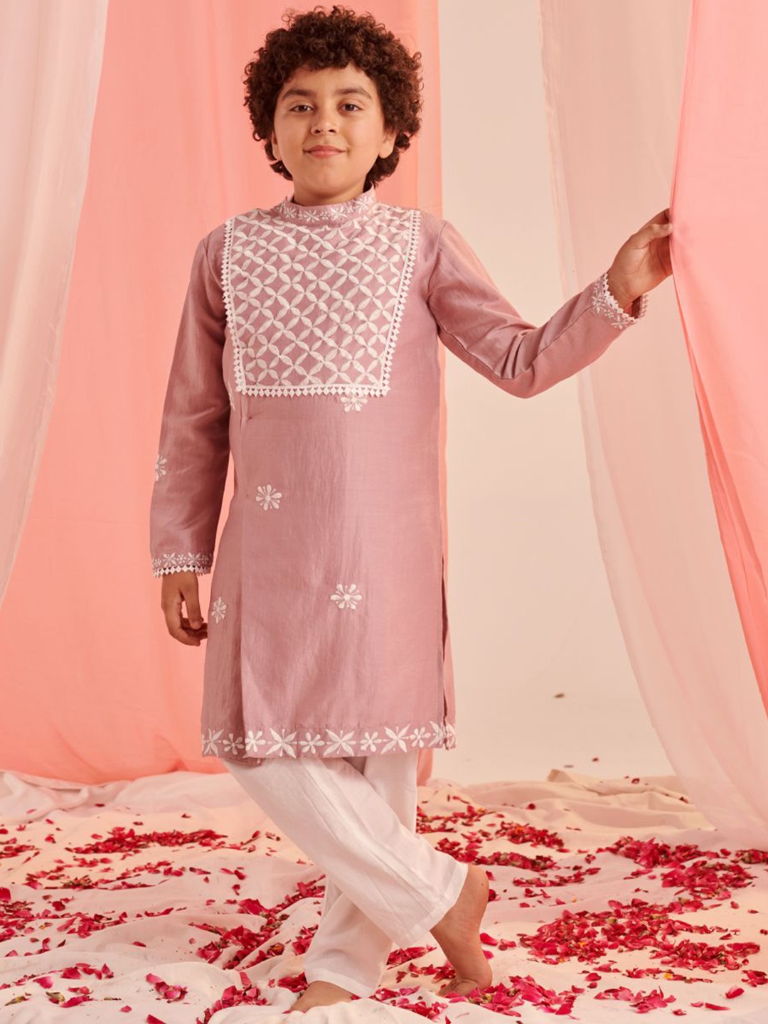 

pspeaches Boys Floral Embroidered Regular Thread Work Kurta with Pyjamas, Pink