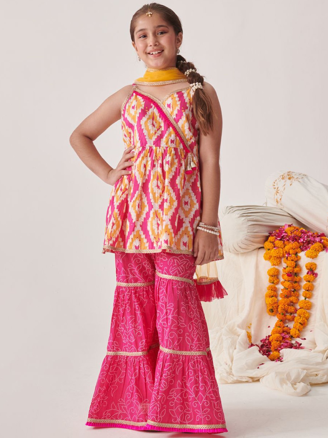 

pspeaches Girls Floral Printed Regular Kurta with Sharara & With Dupatta, Orange