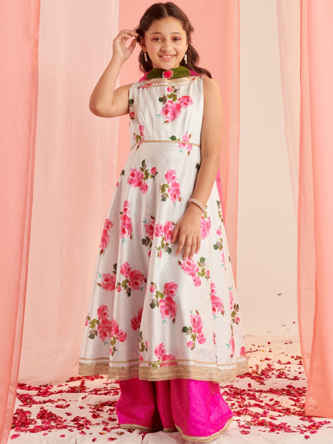 

pspeaches Girls Floral Printed Regular Kurta with Palazzos & With Dupatta, White