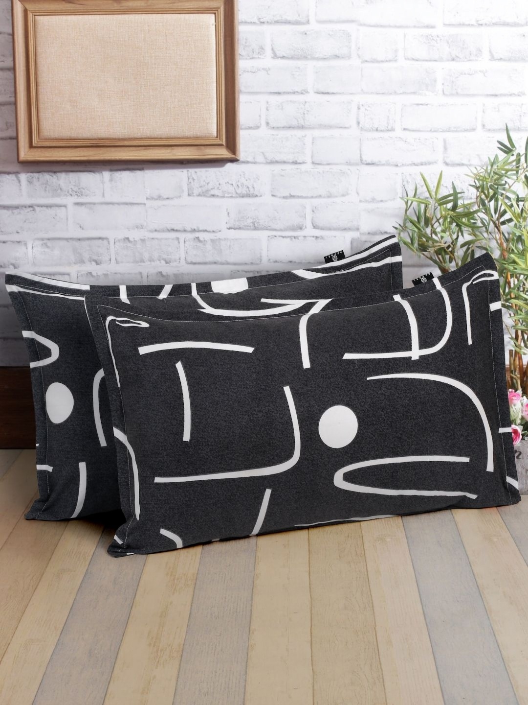 

Arrabi Black & White 2 Pieces Abstract Linen Rectangle Pillow Covers