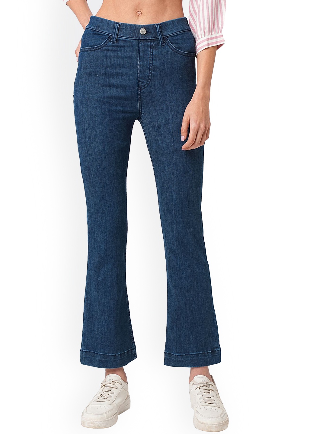 

Kraus Jeans Women Flared High-Rise Stretchable Jeans, Blue