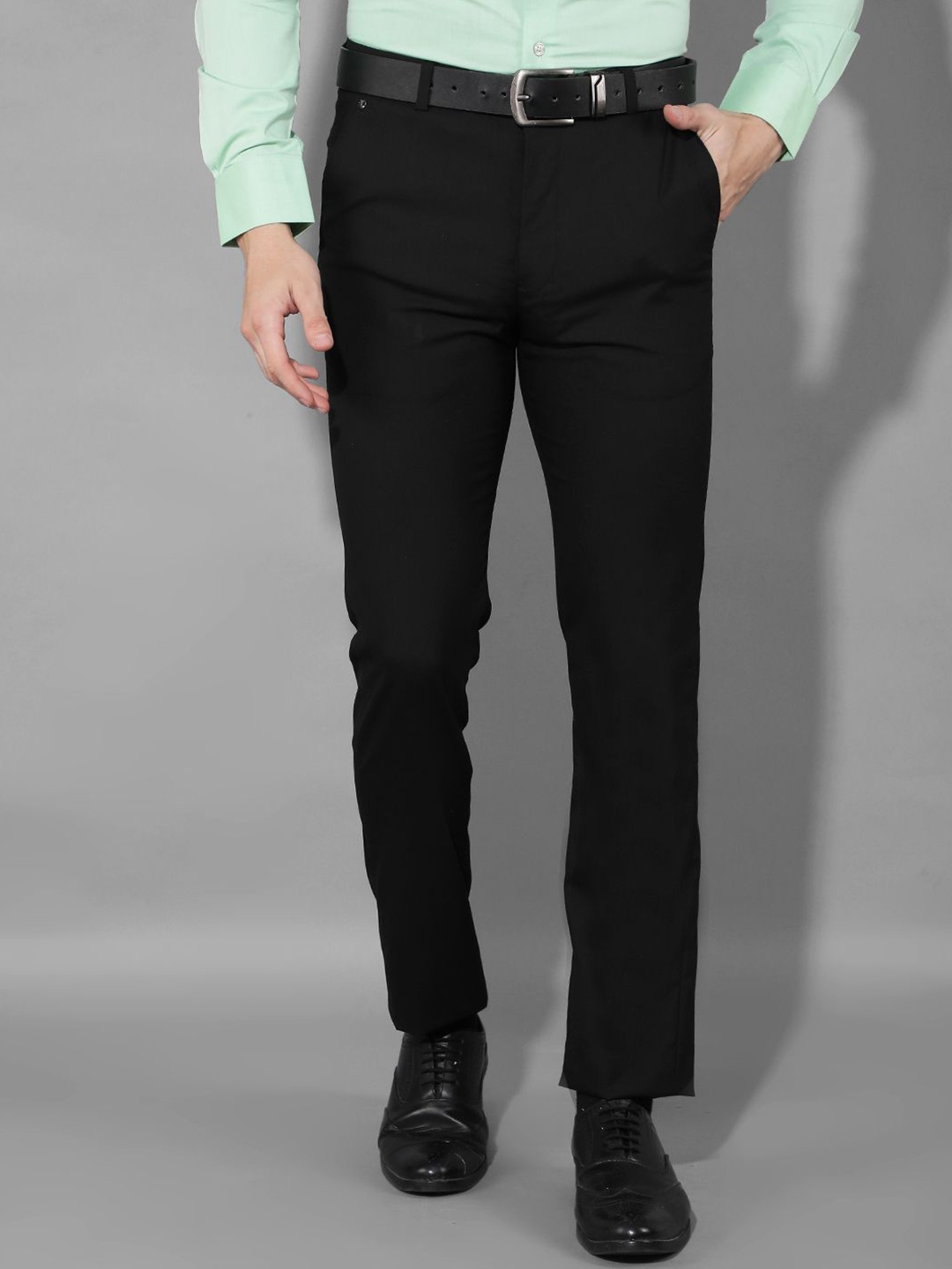 

Canary London Men Mid Rise Slim Fit Wrinkle Free Trousers, Black