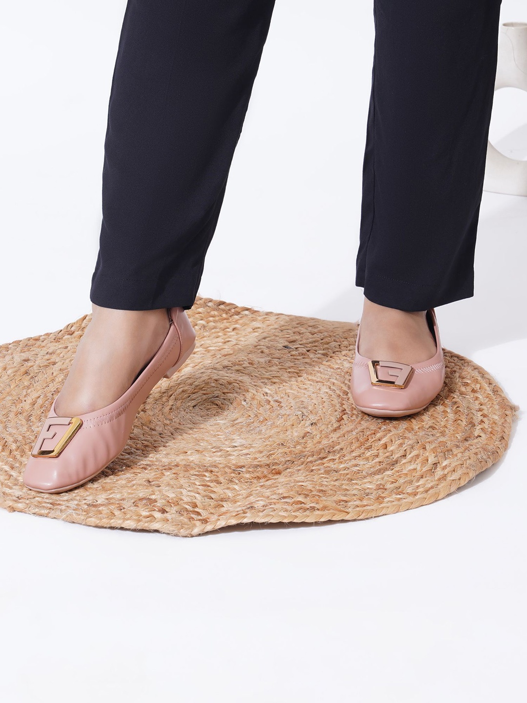 

Sherrif Shoes Women Solid Ballerinas Flats, Nude