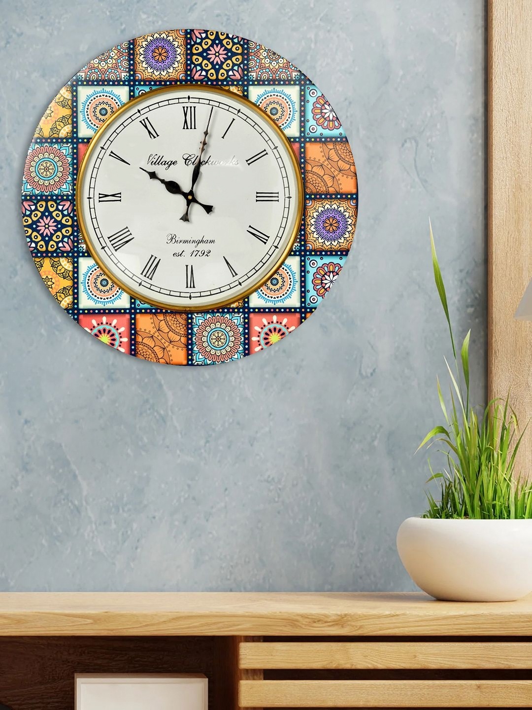 

Aura Black & White Printed Contemporary Wall Clock