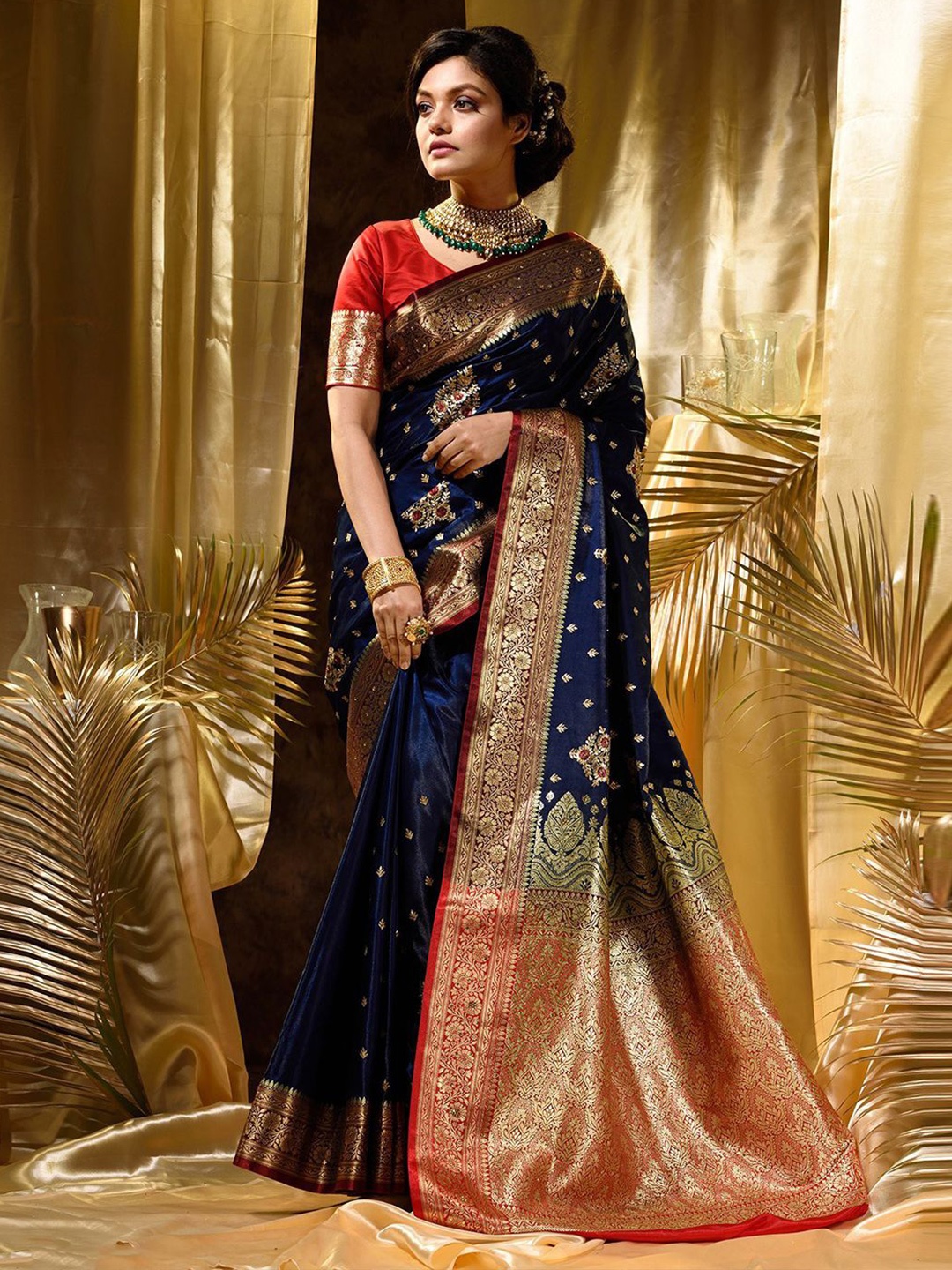 

MANMOHITSAREE Woven Design Banarasi Saree, Navy blue