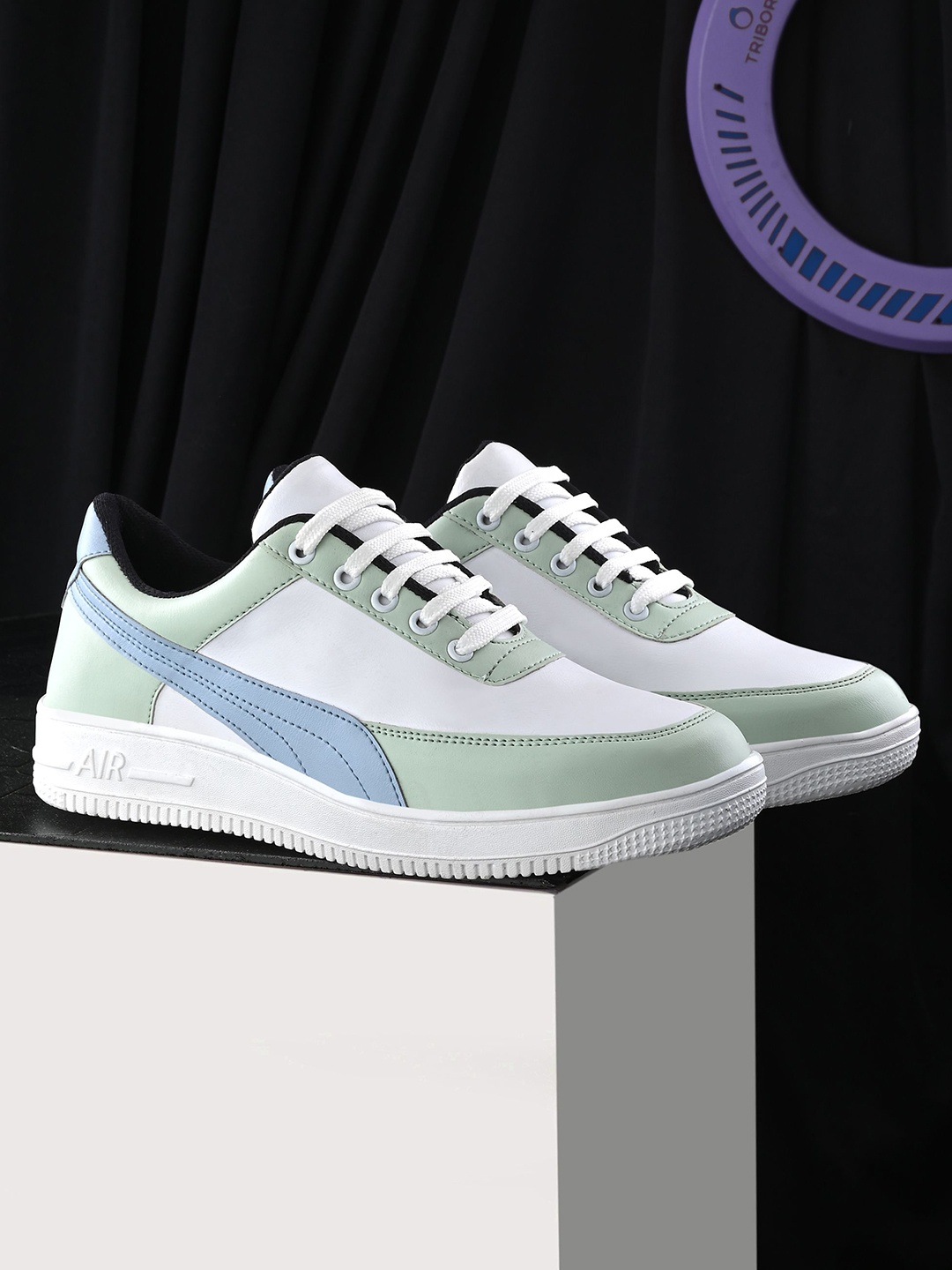 

Prolific Men Colourblocked Sneakers, Green