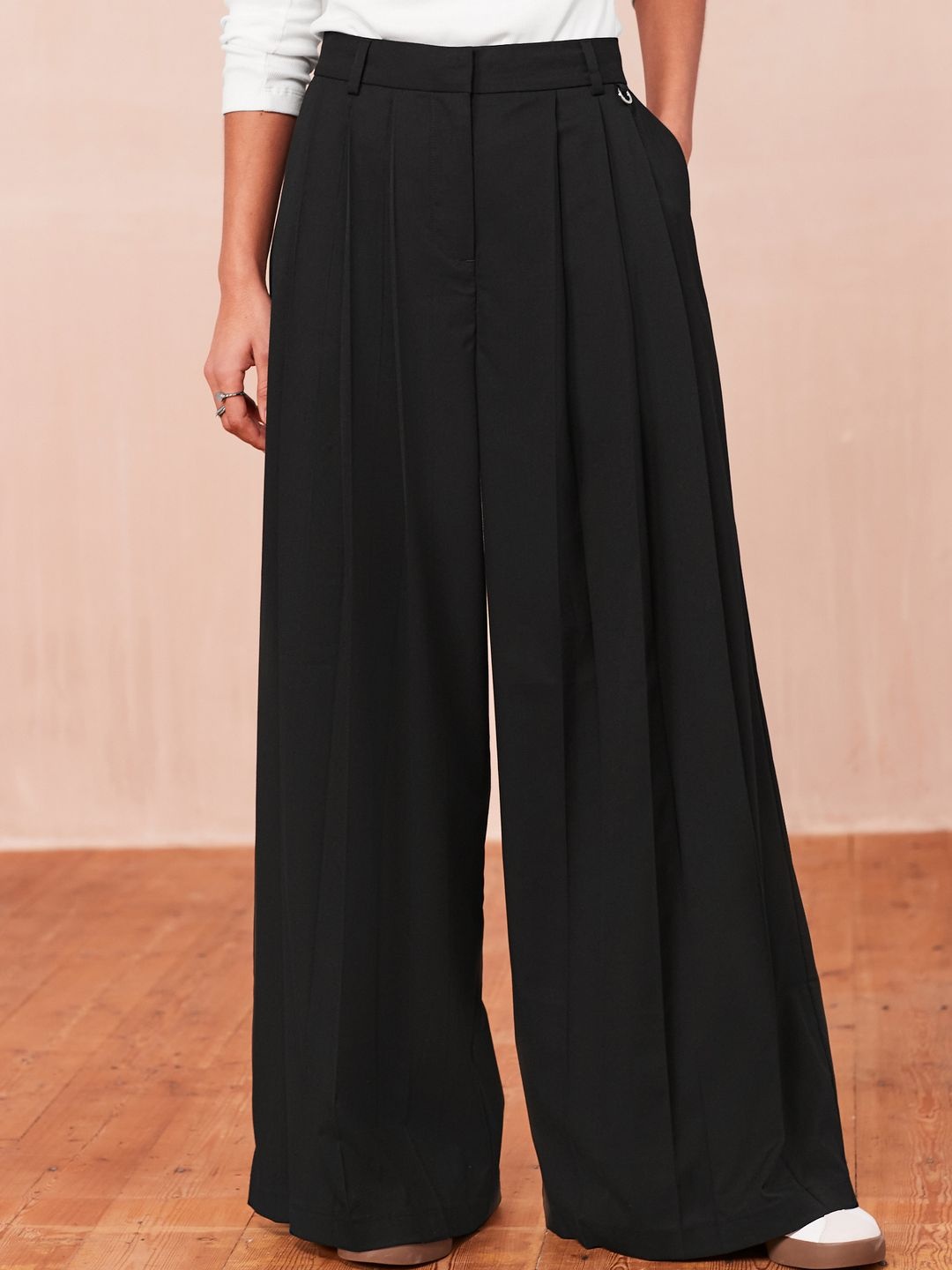 

NEXT Women Wide Leg Pleated Trousers, Black