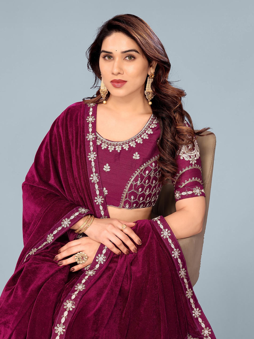 Ashiya Fab Sequinned Velvet Heavy Work Saree, Pink