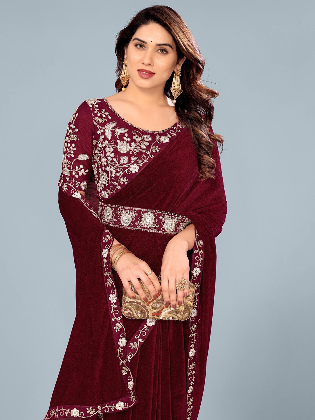 

Ashiya Fab Embroidered Velvet Belted Saree, Red