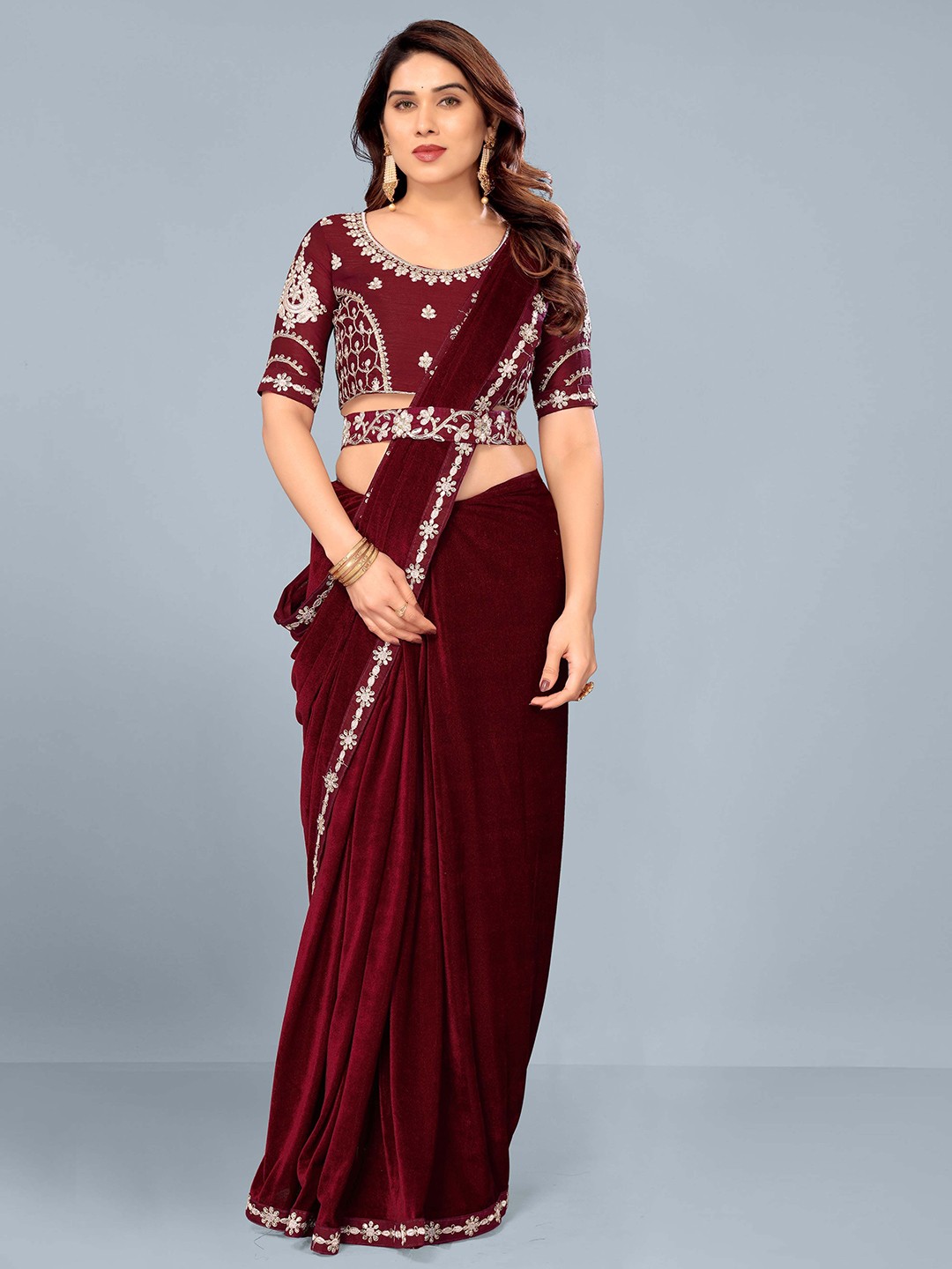 

ISHA TRADE Embroidered Velvet Heavy Work Saree, Red