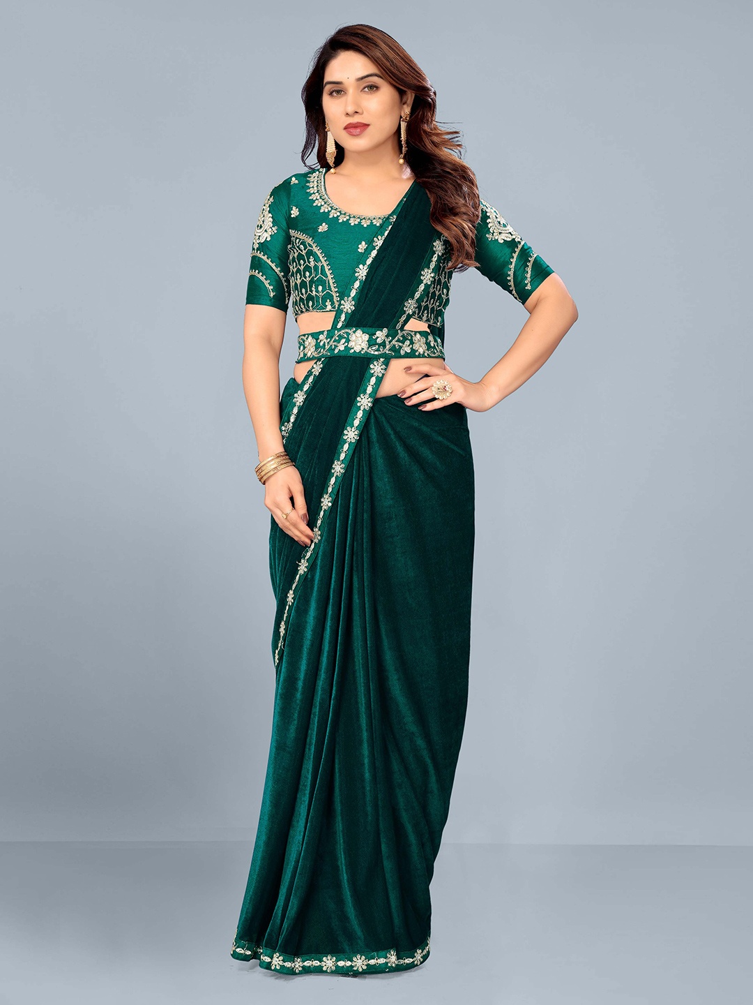 

ISHA TRADE Embroidered Velvet Belted Saree, Green