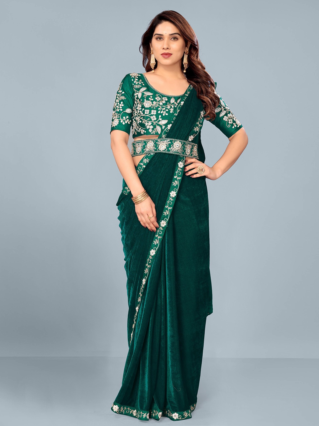

ISHA TRADE Women Sarees, Green
