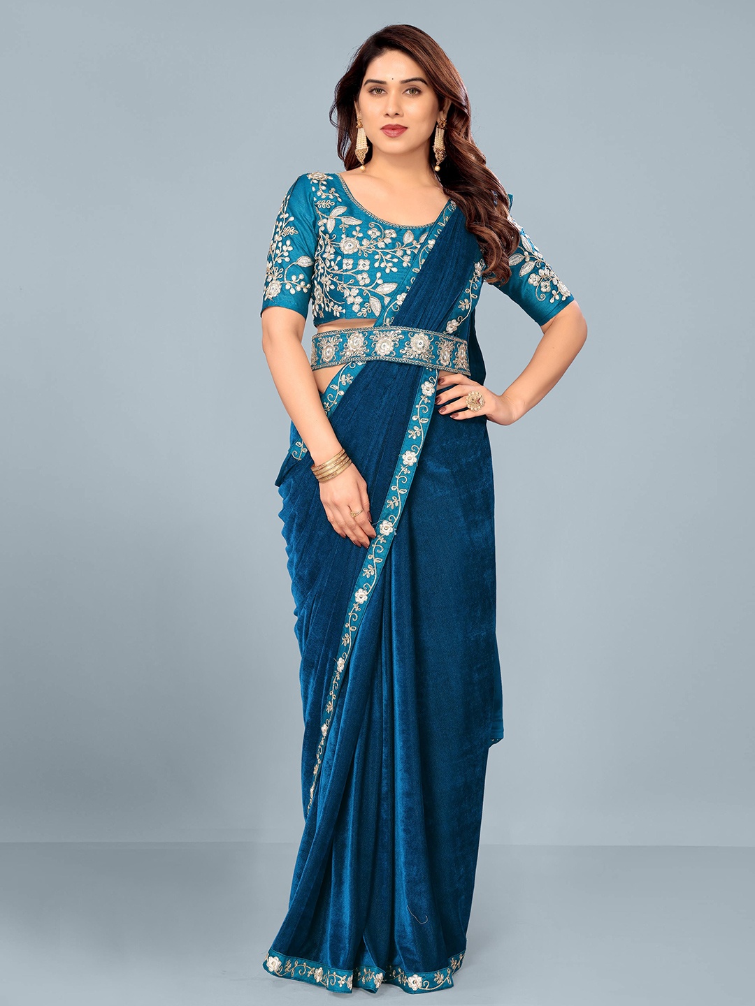 

ISHA TRADE Embroidered Velvet Belted Saree, Turquoise blue