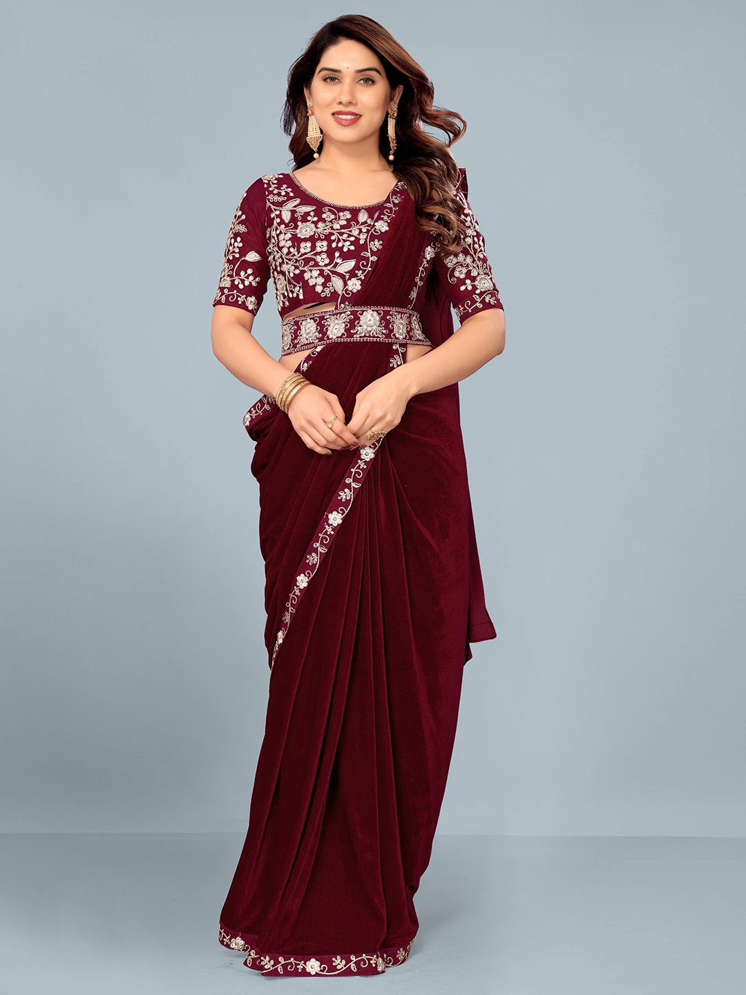 

ISHA TRADE Embroidered Velvet Saree, Red