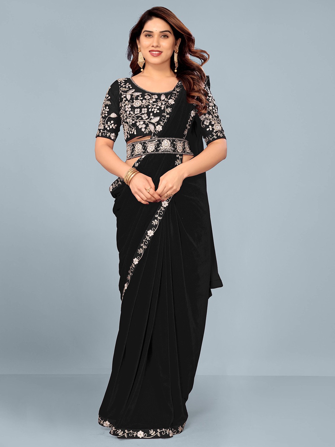 

ISHA TRADE Embroidered Velvet Heavy Work Saree, Black