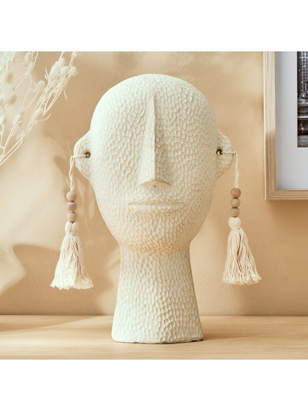

Home Centre Off White Curio Showpiece