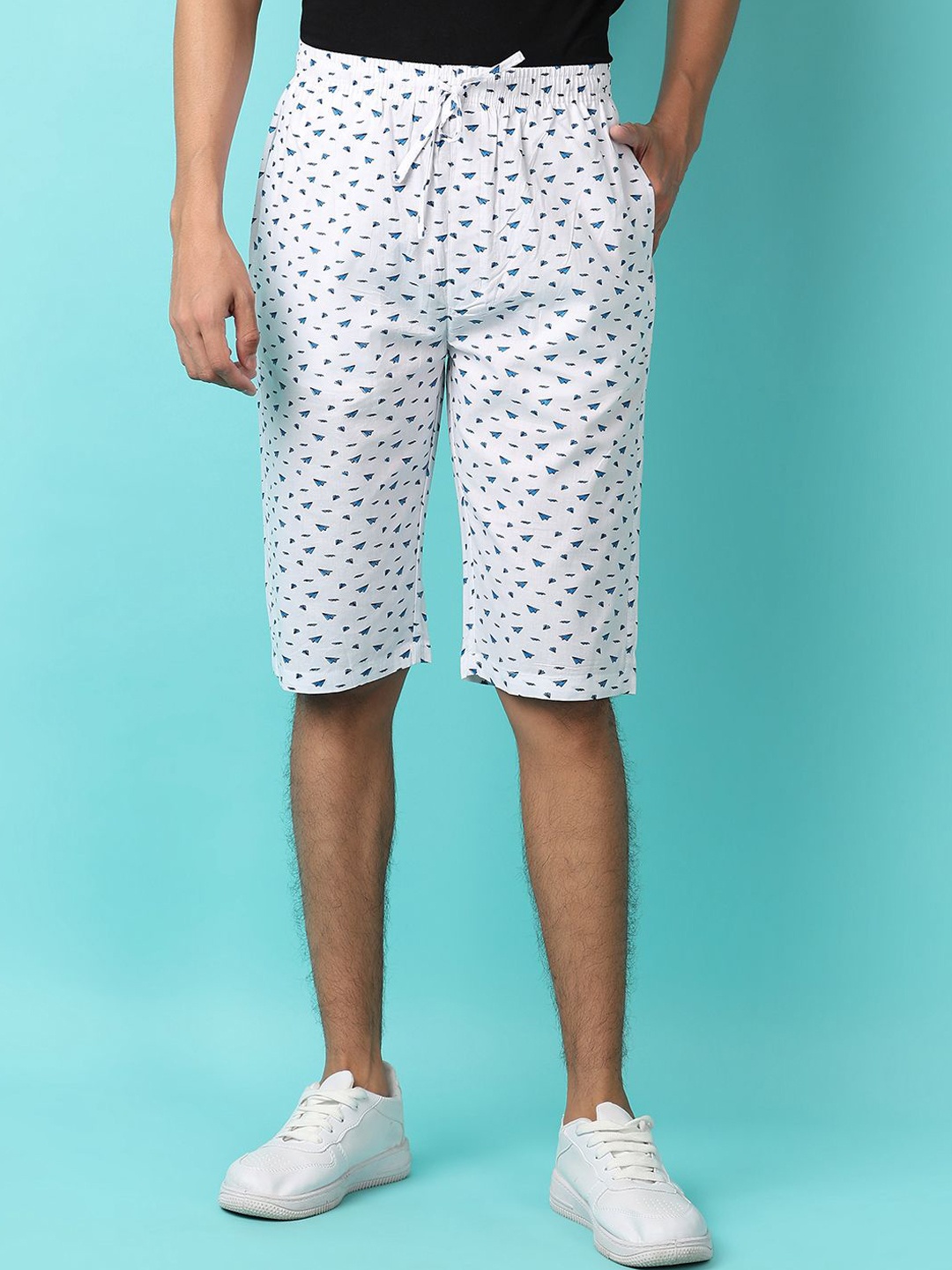 

V-Mart Men Printed Shorts, White