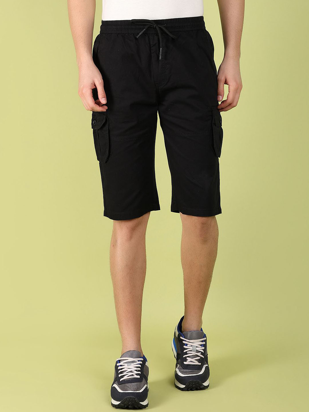 

V-Mart Men Cargo Shorts, Black